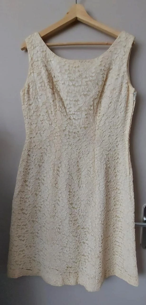 Elegant Crèmekleurige Kanten Jurk - Maat 40